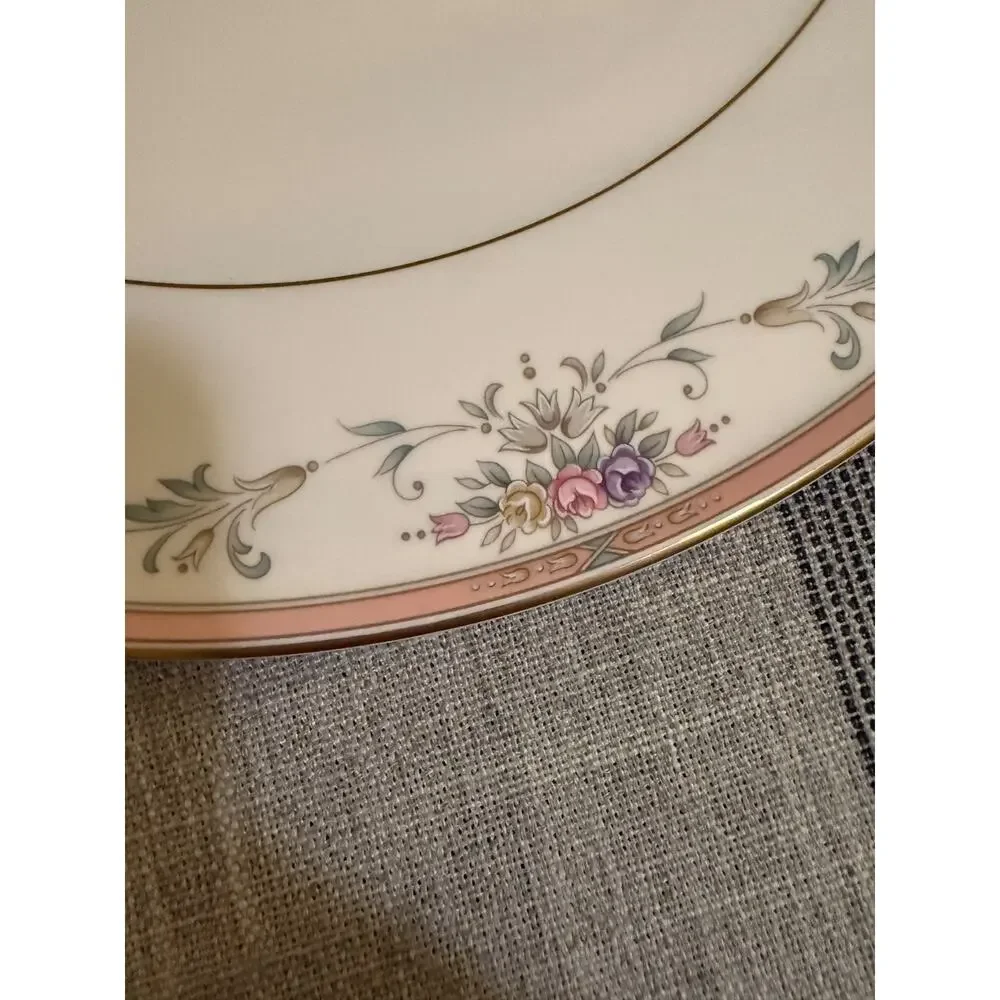 🍰 Christopher Stuart Spring Crest 13 1/8” Cake Plate Bone China Thailand